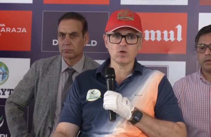 Omar Abdullah condemns terrorist attack on labourers in Kulgam